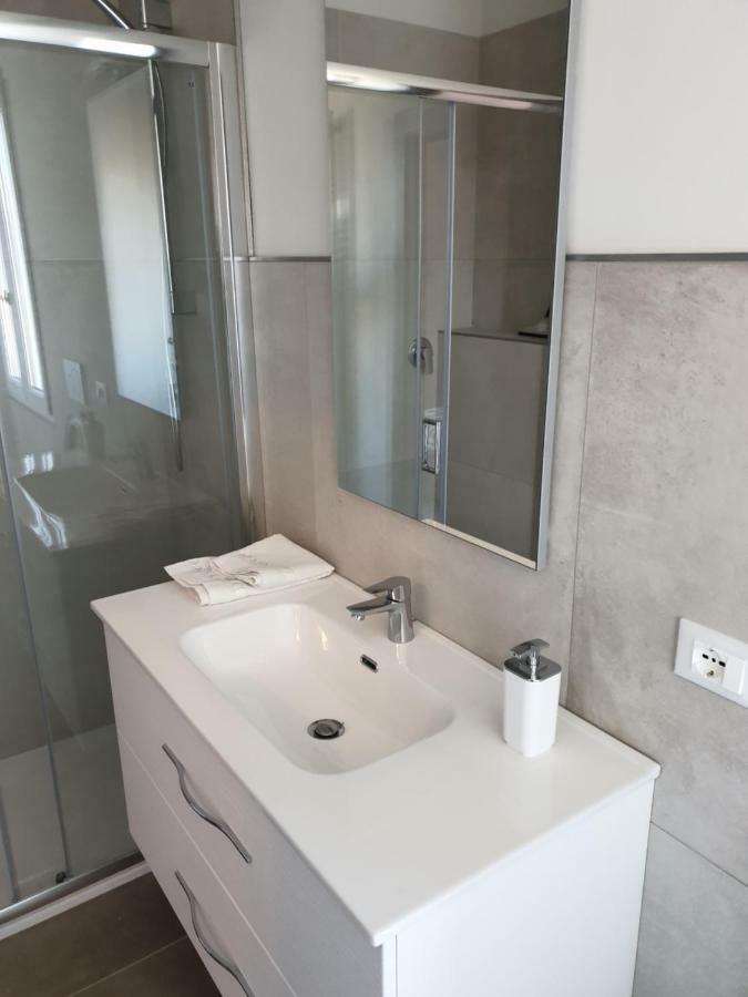 Sun Lake Apartments Desenzano del Garda Eksteriør bilde